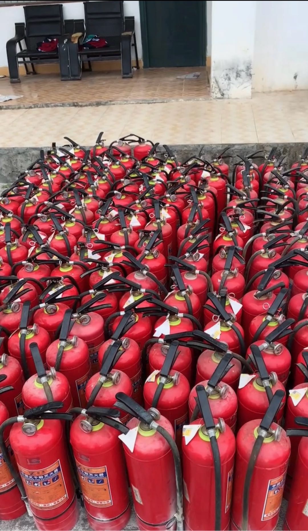 杨元卫其他供需大量收干粉灭火器