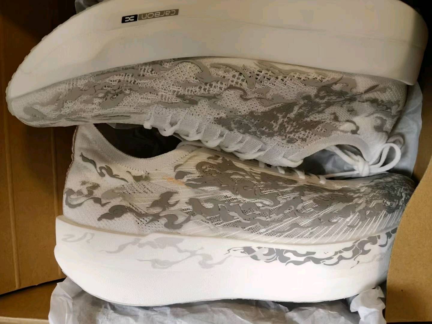 谢先生品牌货源品牌鞋，品牌衣服，得物b砖批发