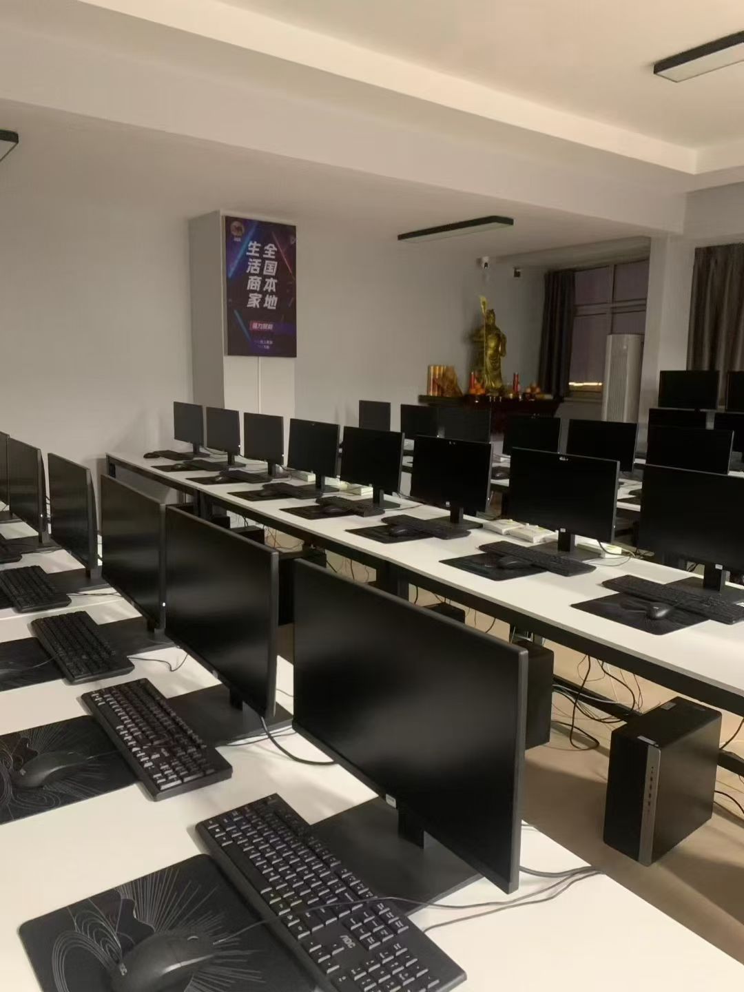 黄先生其他供需电脑设备免押租赁：1台起租随租随还，全国10仓售后全包