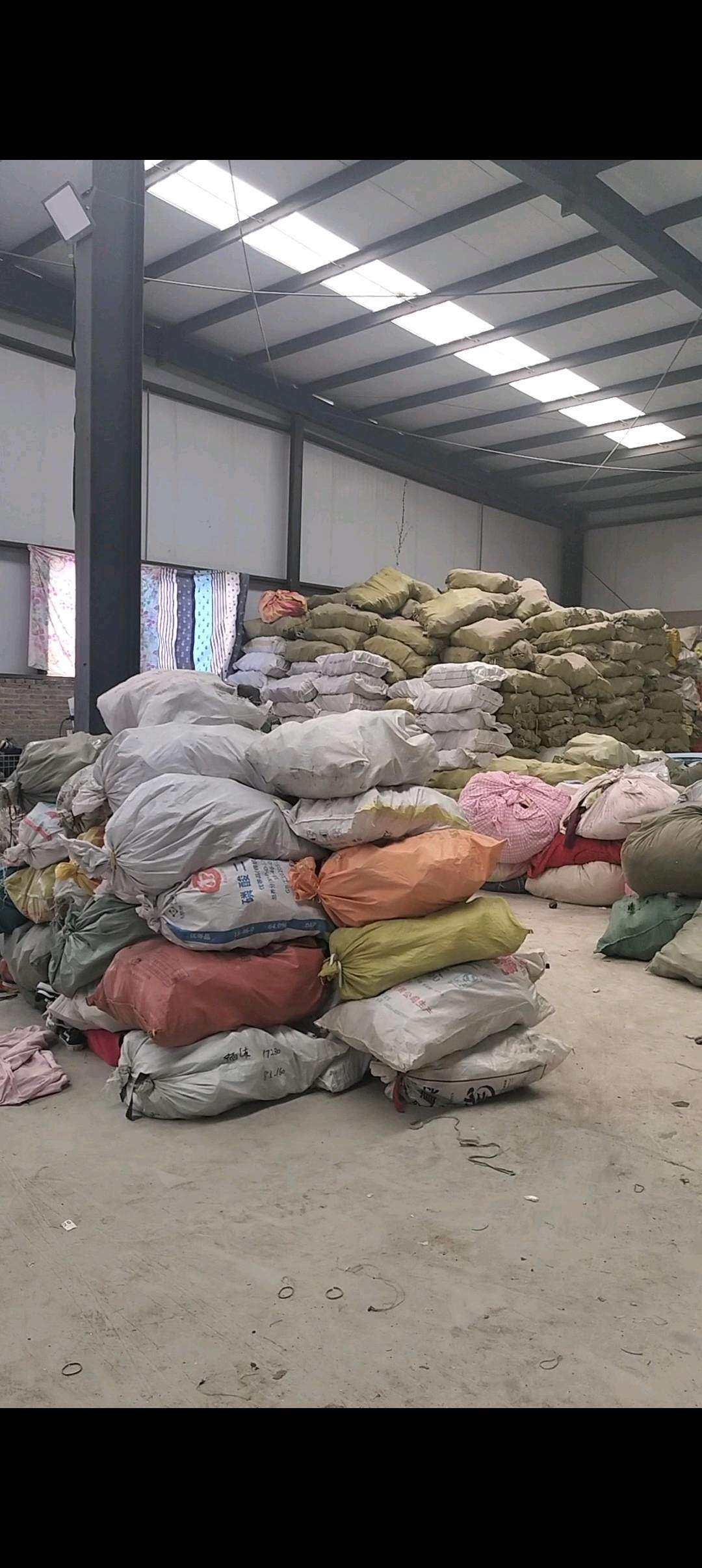 贺先生国际二手鞋服