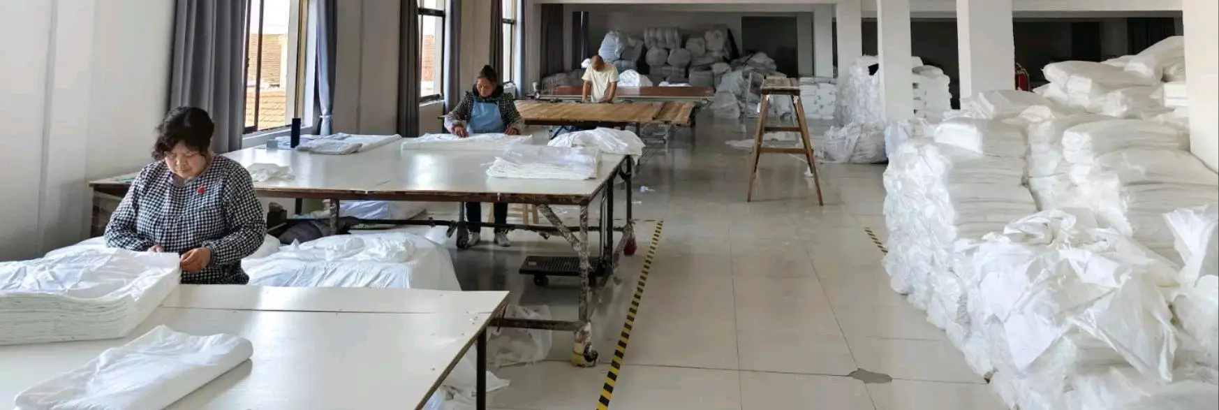 江先生品牌货源酒店床上布草四件套,也有一次性四件套或一次性毛巾浴巾,急需销售