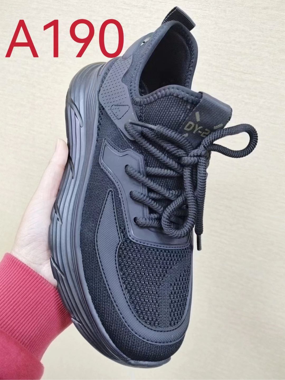 李先生提供各品类皮鞋，运动鞋，跑鞋，休闲鞋
