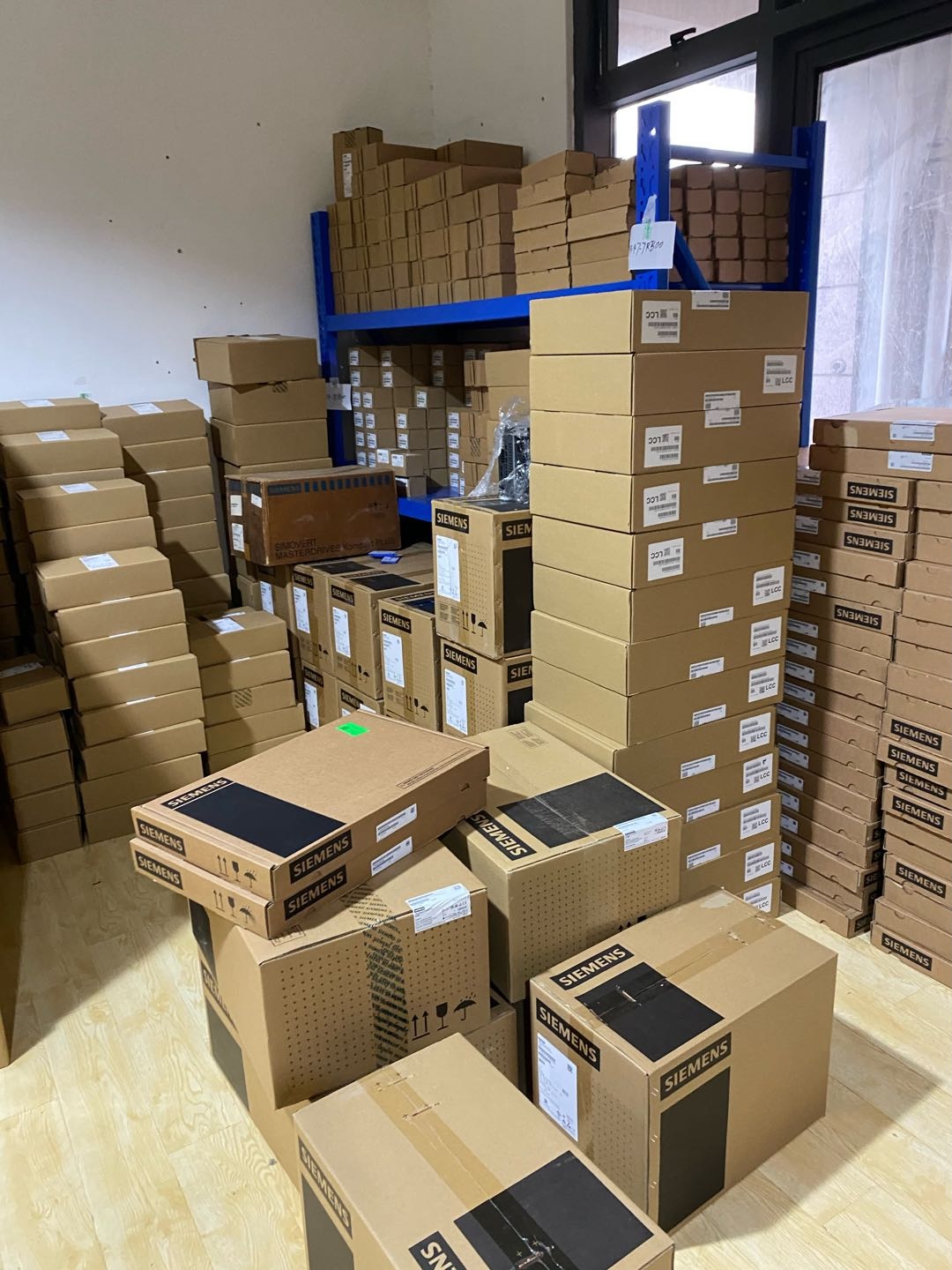 周兴怀品牌货源主营 Siemens 西门子工业设备及备件