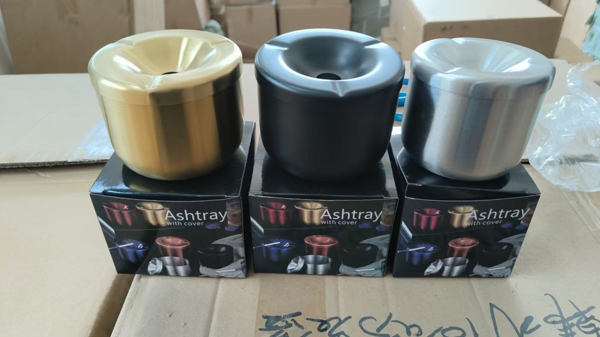 杨先生不锈钢烟灰缸源头厂家 需求全球合作 可印logo与广告