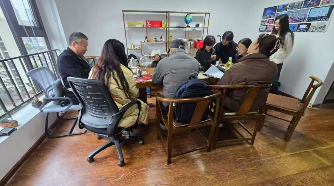 严女士APP拉新源头渠道，低门槛高回报，跑通的成熟模式直接复制，落地即可赚钱