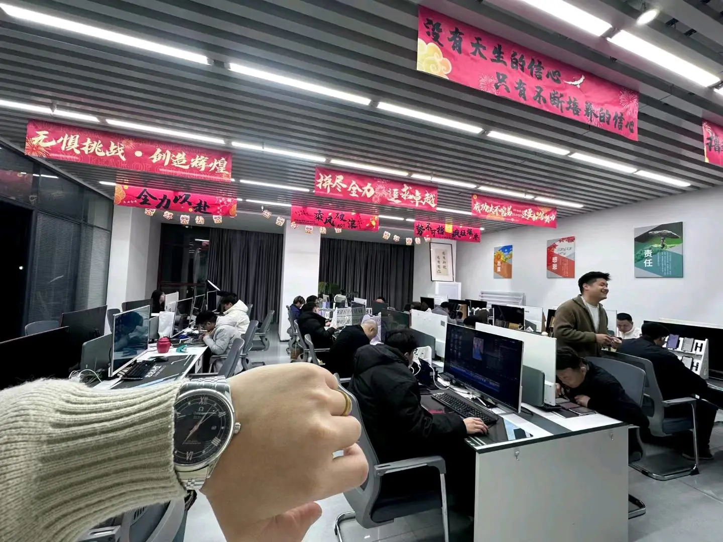 曹杰推广团队数据标注15人的工作室寻求合作方