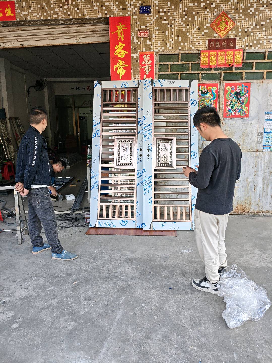 温斐不锈钢工程专业合作：门窗防盗网扶手栏河搭棚服务