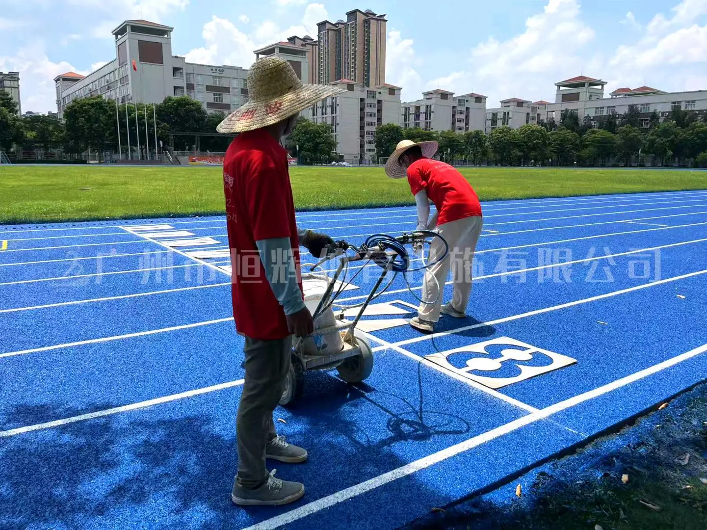 罗先生品牌货源塑胶跑道,PDEM地垫,丙烯酸球场