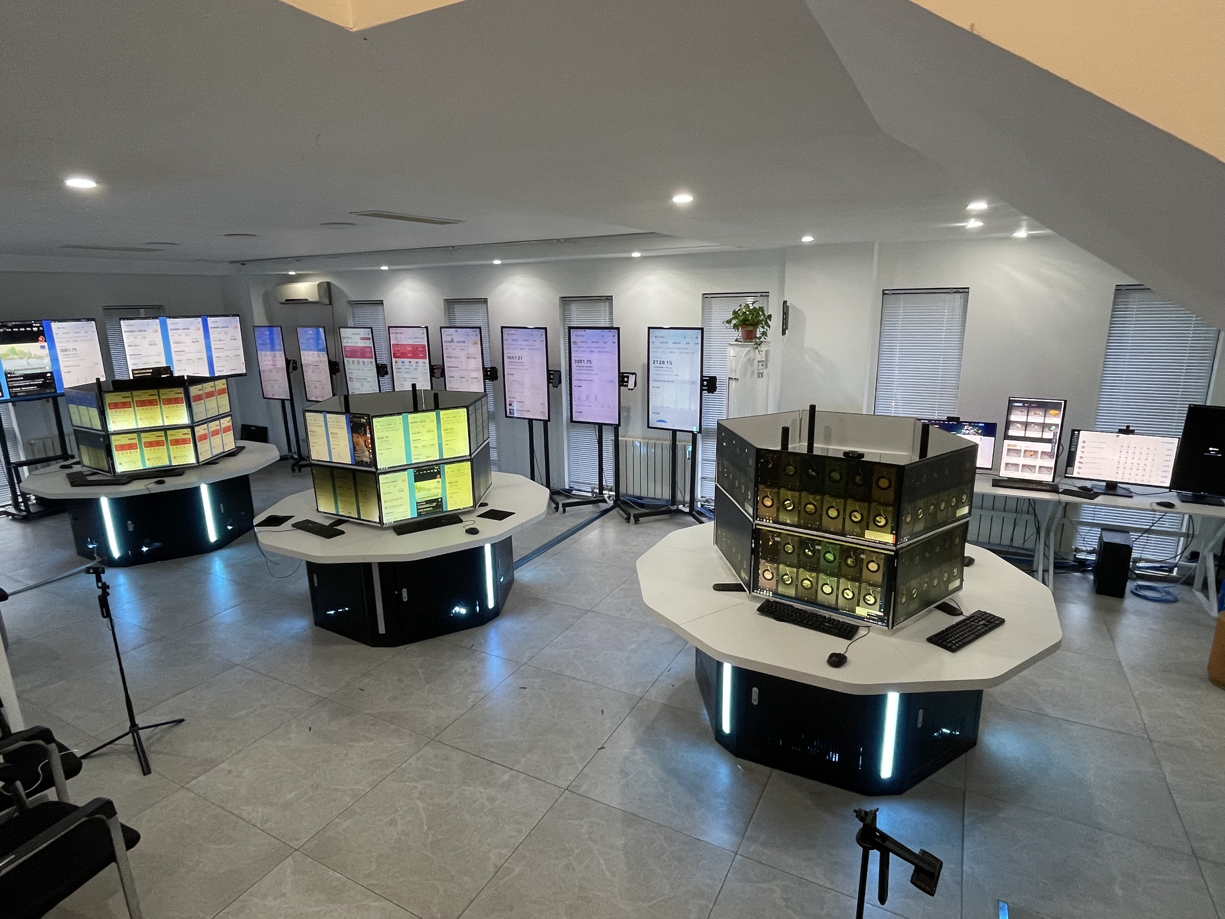 黄旋找合伙人手机电脑看广告变现，单机单日*，合同兜底，官方日结