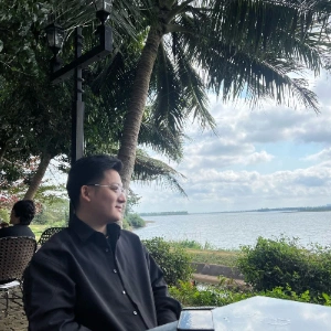 张震