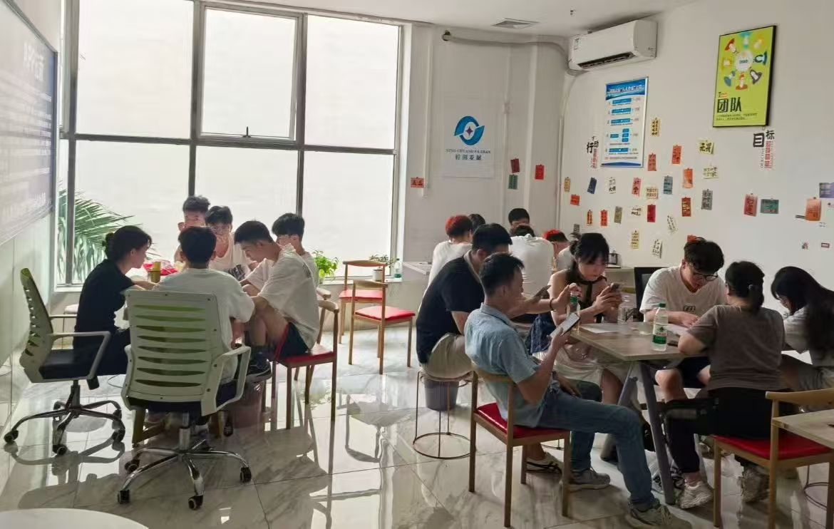 黄先生找合伙人桔小花+宜口袋一单佣金200，可循环做单，cps日结