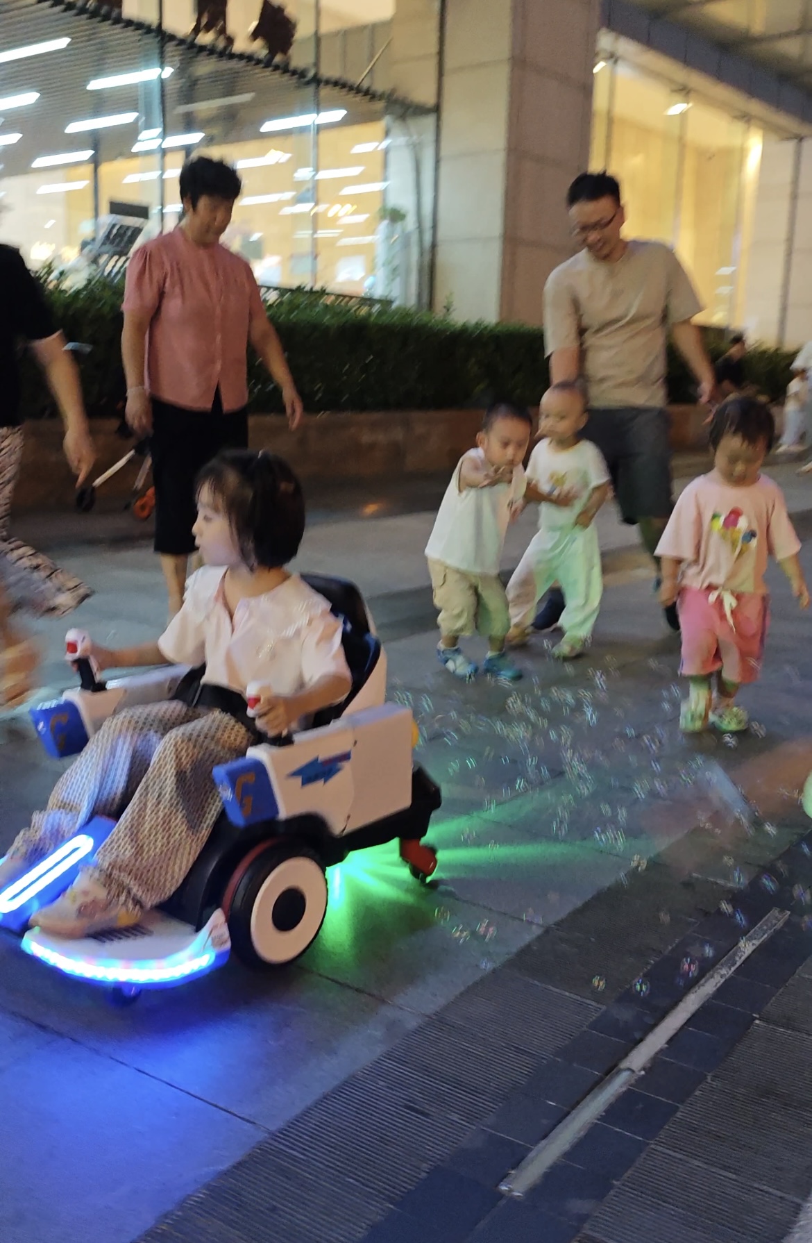 黄女士品牌货源儿童音乐泡泡车