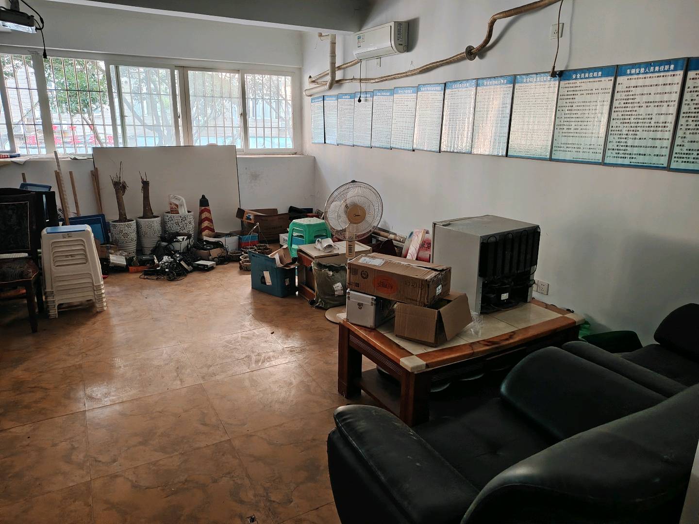 唐力提供双层百平米成熟小区门面，寻奶茶合作，紧邻钢花小学