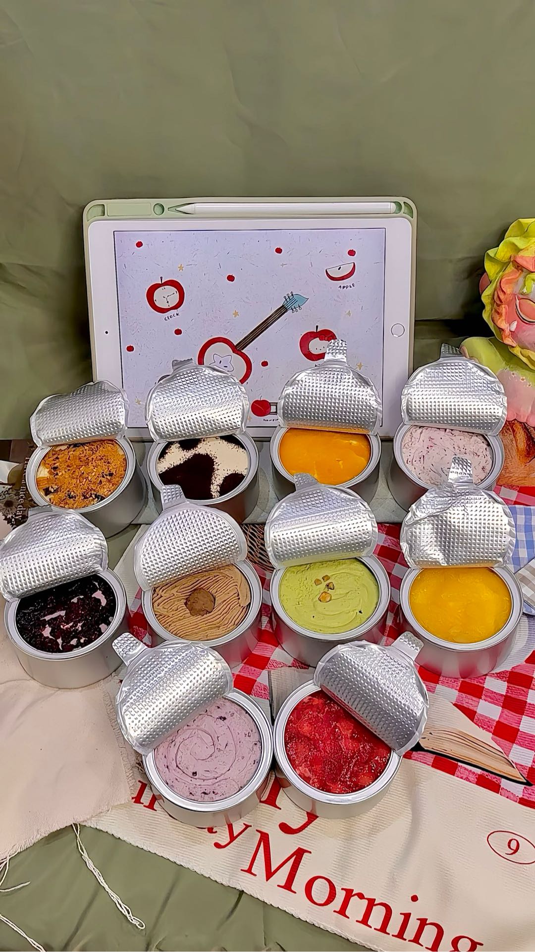 王欣怡品牌货源yolo甜品 马卡龙 曲奇杯子蛋糕 罐子蛋糕 招代理