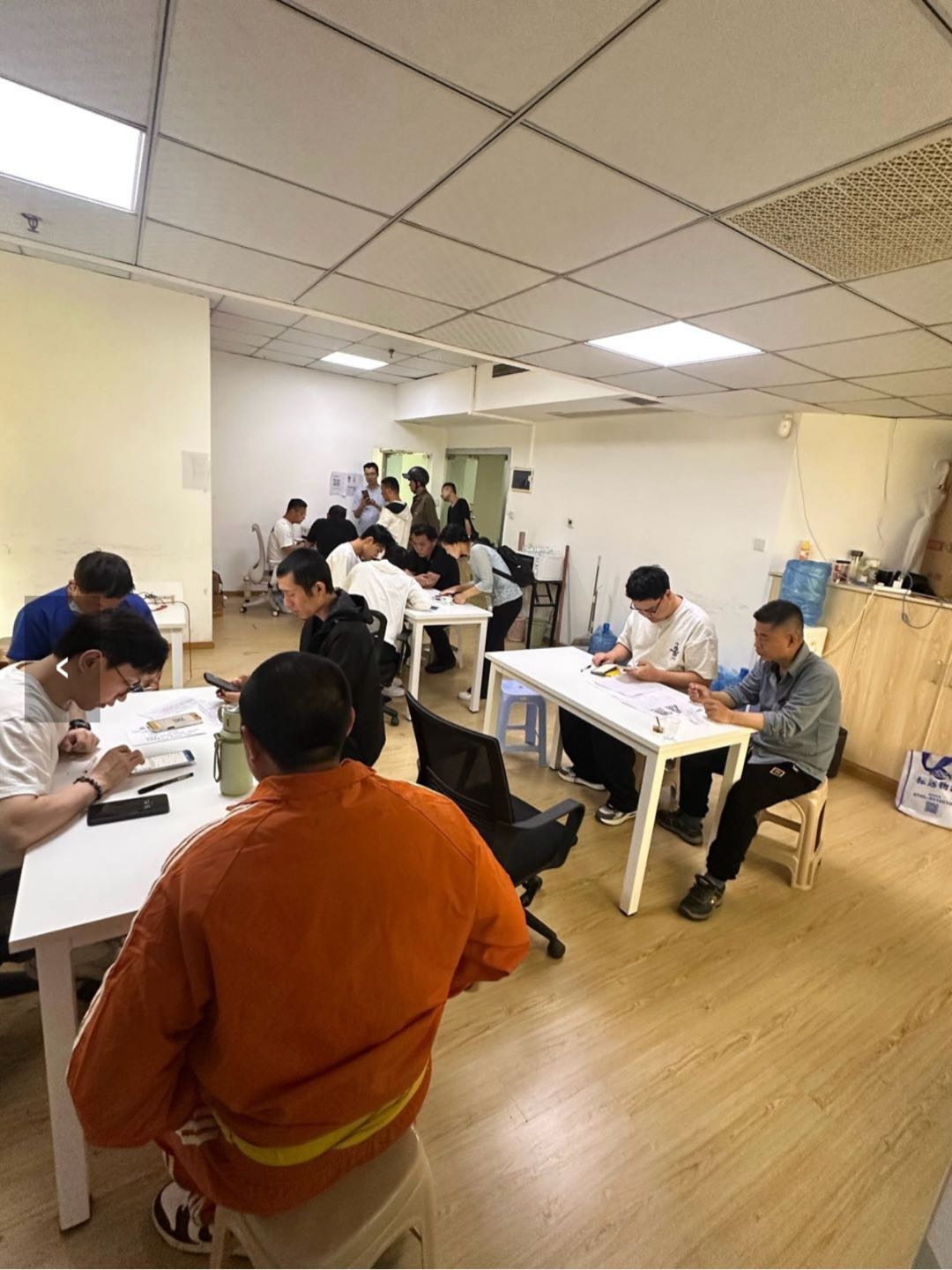 赵先生找合伙人APP拉新合作，诚寻各地工作室合伙人