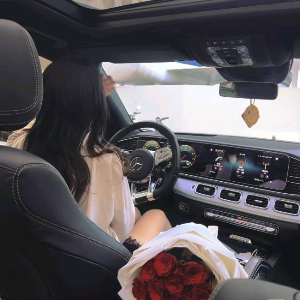 梁女士