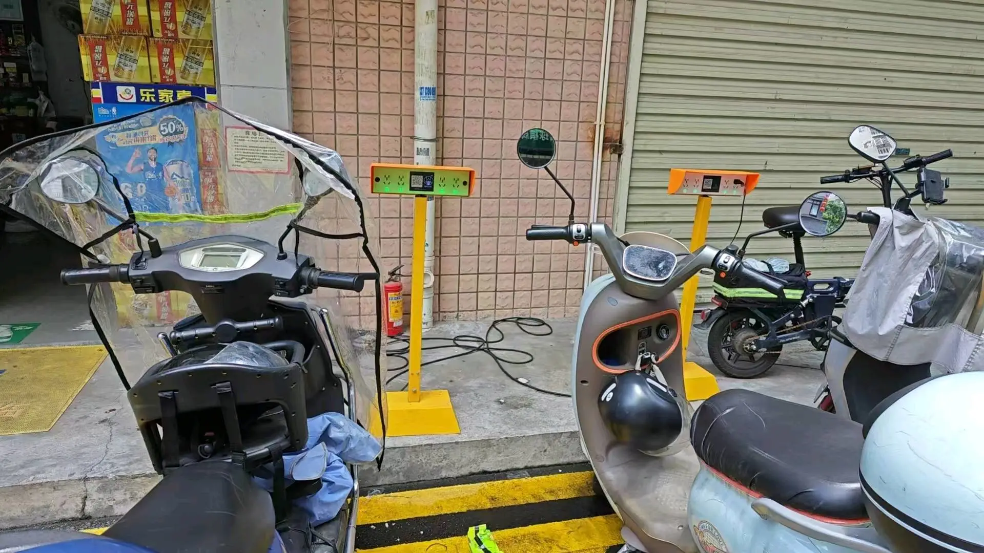 陆先生地推项目店铺门口投放移动式电瓶车充电桩地推业务,现金提成加管道收益