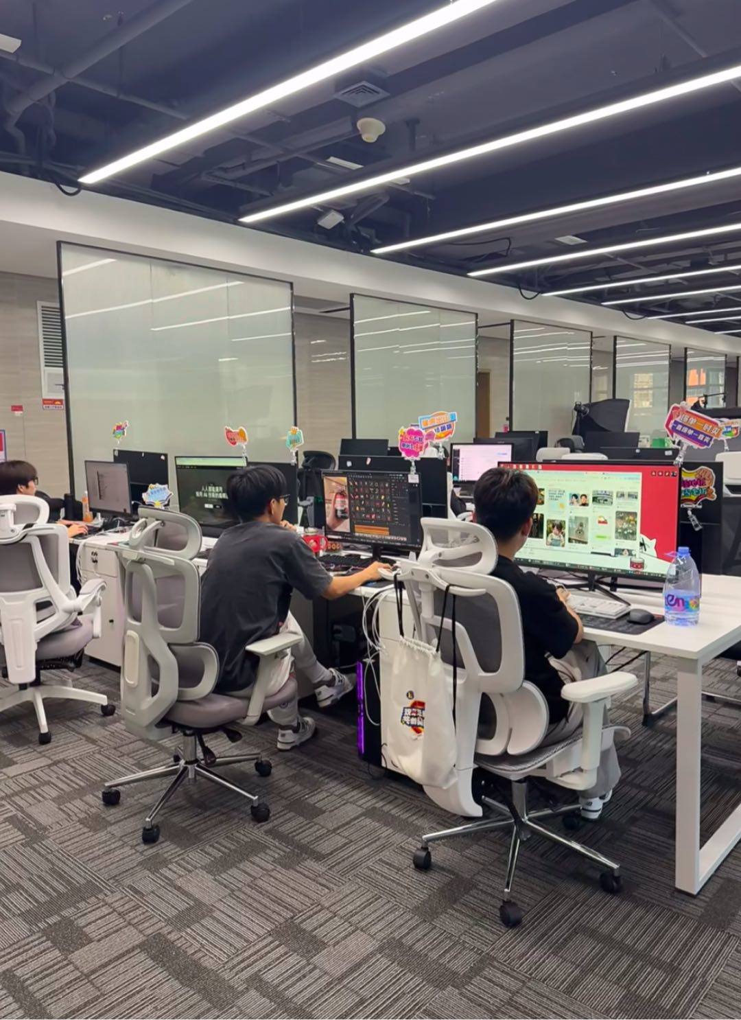 黄锦伟找合伙人源头技术公司 研发各种类型的小游戏 中型游戏 大型游戏等 欢迎实地考察
