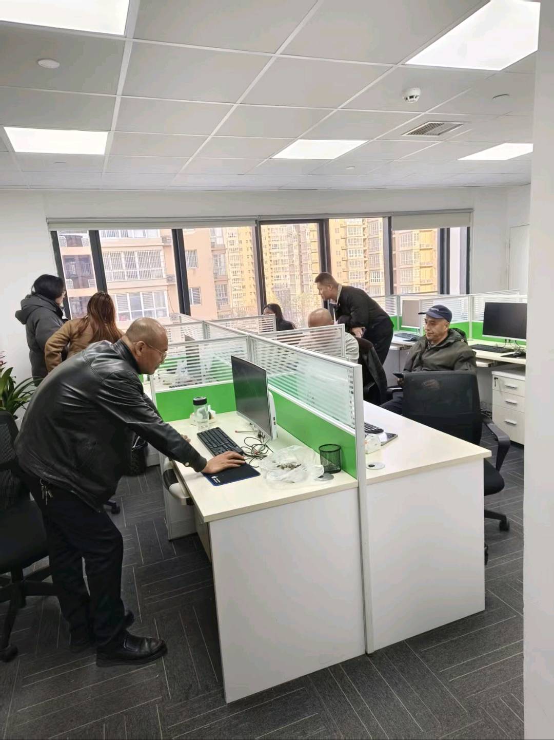 张婷找合伙人APP拉新找合伙人