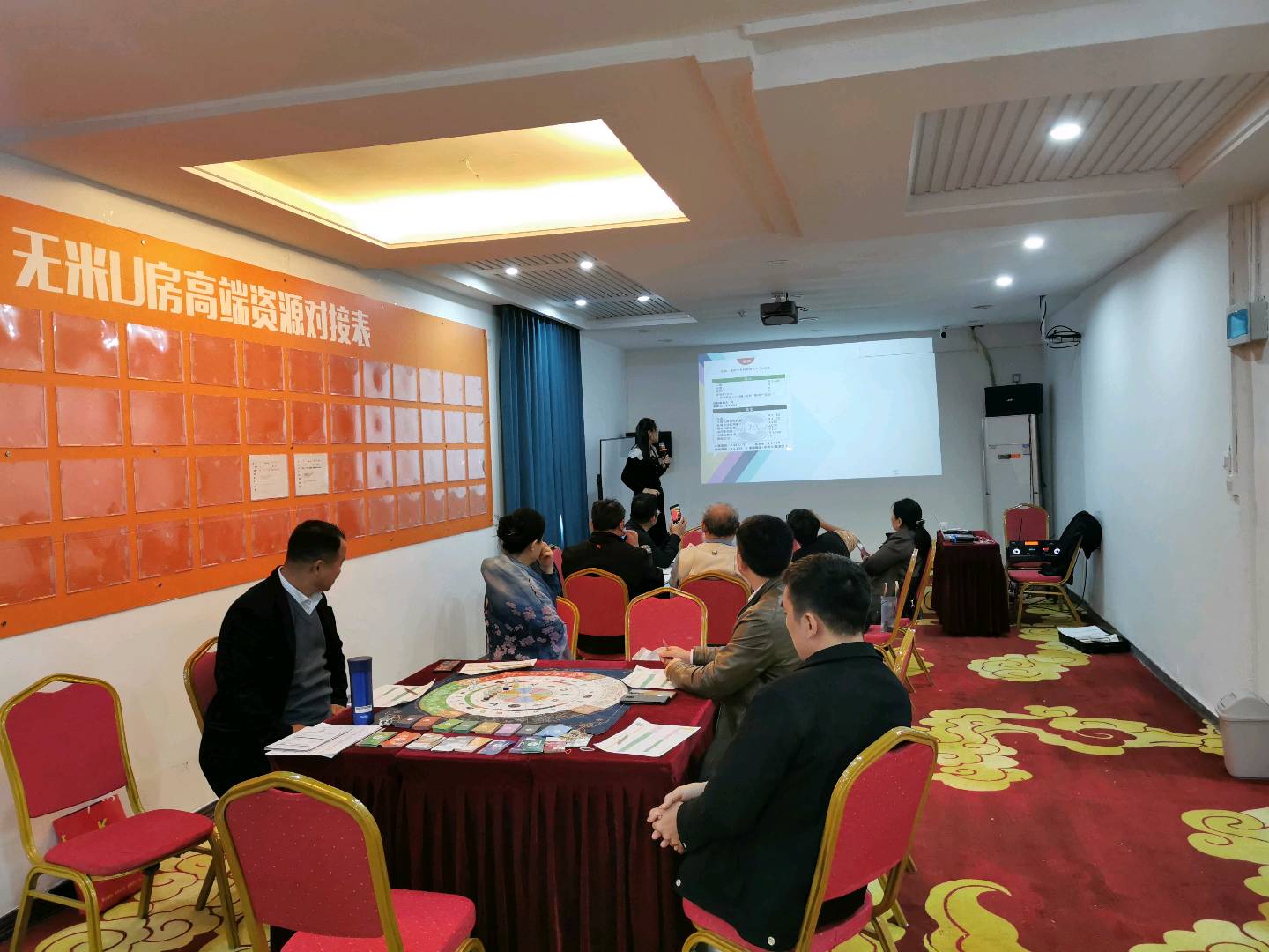 苑庆磊推广团队我们有工作室，有地推团队，有大学生资源！