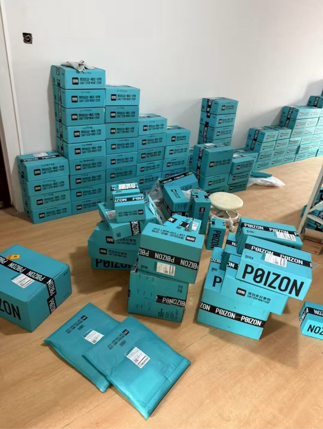 庞女士得物线上搬砖活动，副业*，一单利润500+！