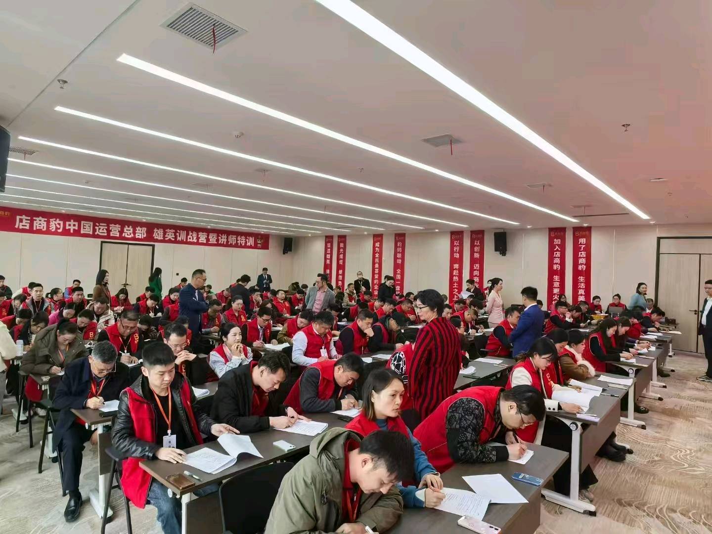 钱云鹏找合伙人app微信小程序拉新招募合伙人