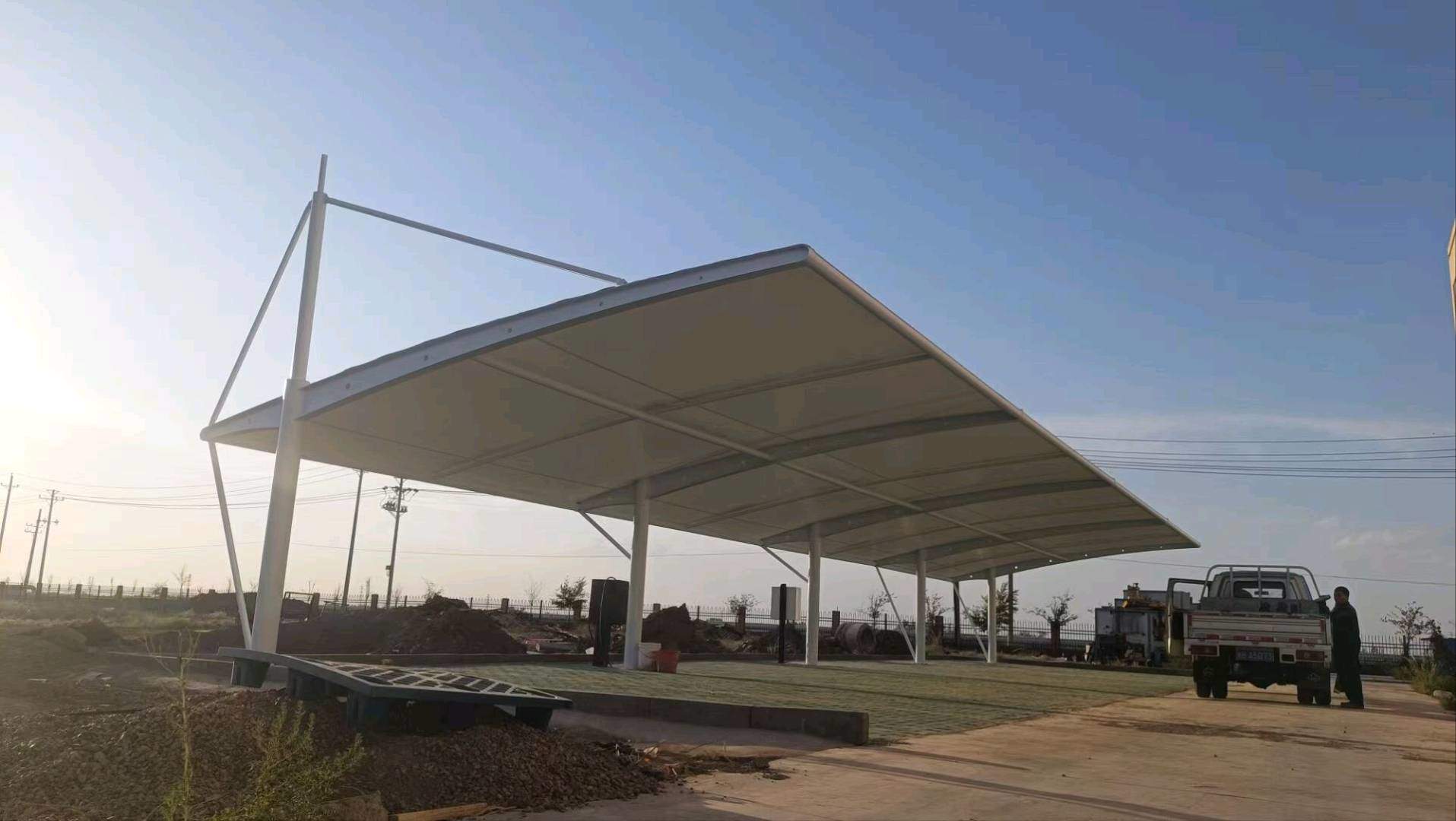 刘岩膜结构车棚