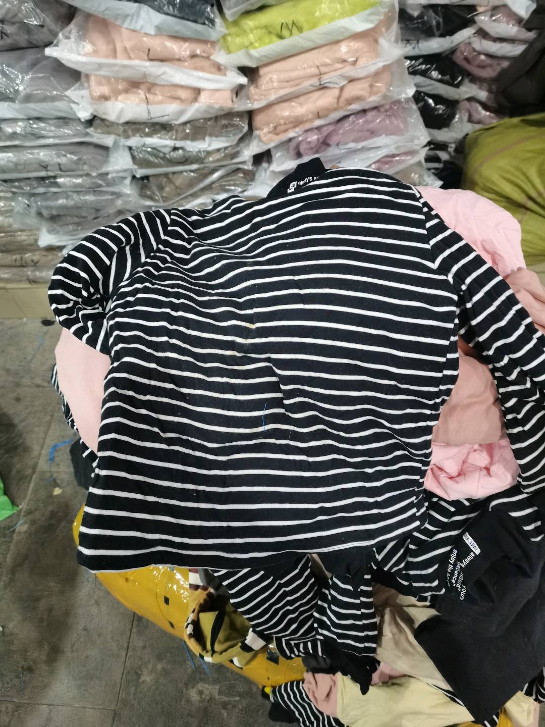 侯先生品牌货源童装保暖衣