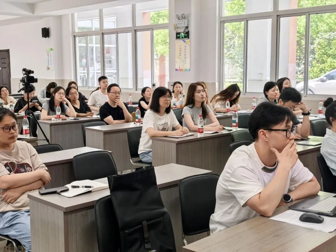 吴女士地推项目提供教育培训机构拉新项目，只需要加客户，通过一个算一单，一单8元