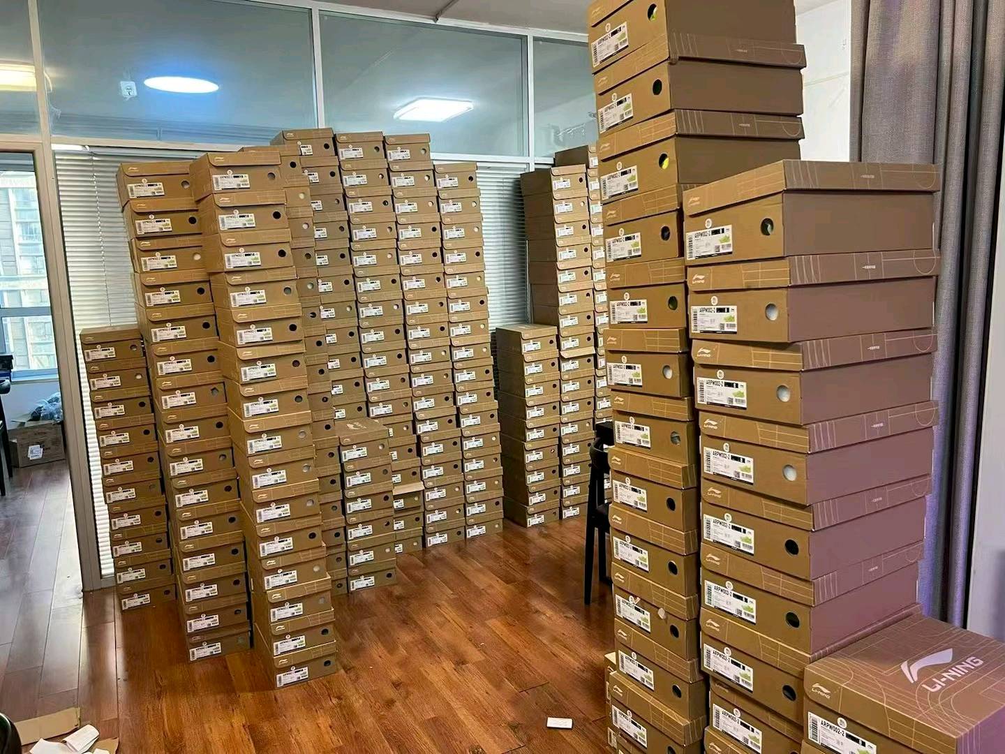 李先生其他供需得物平台搬砖合作，正规渠道，利润可观，无需经验