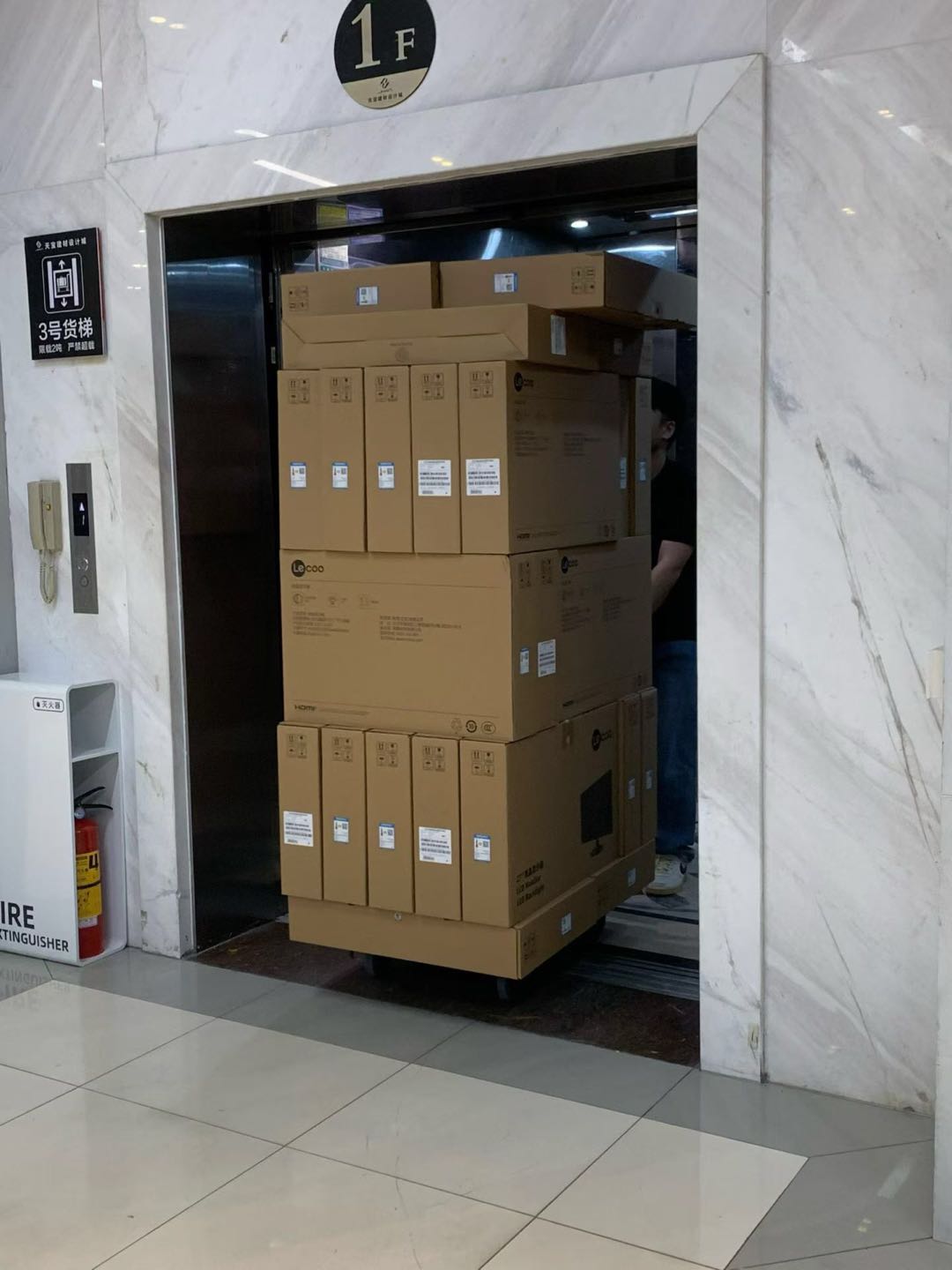 谭振宁其他供需我提供直播/手机/电脑租赁供应链，寻找MCN/企业批量合作，免押金月付