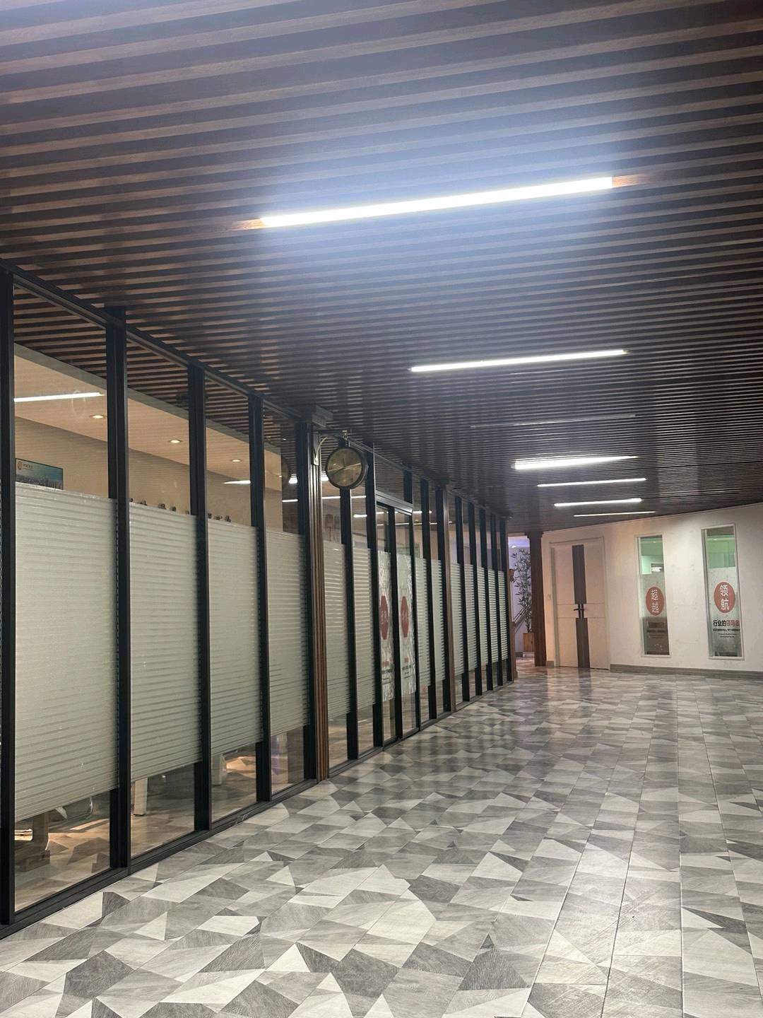 于女士找合伙人抖音小店直播免费课