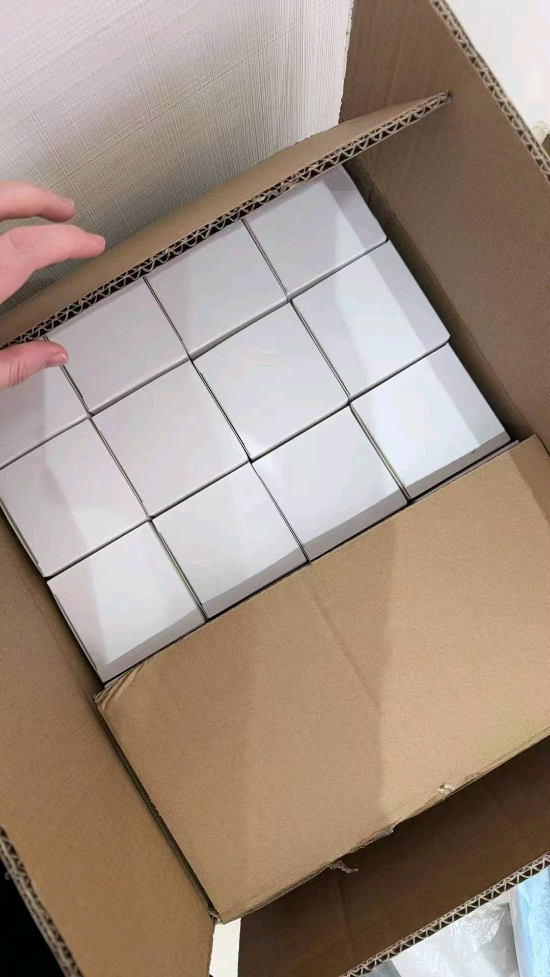 刘槟槊国际奢侈美妆，服饰供应链，日韩，欧货纯一手采购