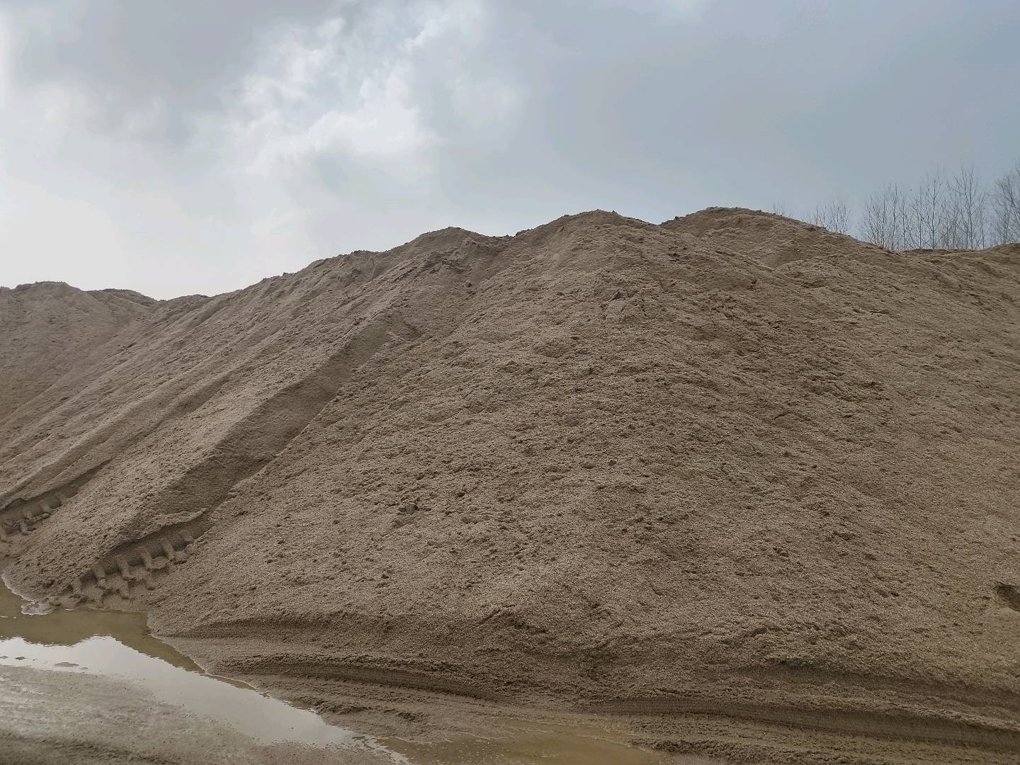 刘世超大量优质河砂出售,发全国可发,火车,船运