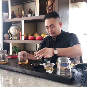 裴鑫从
