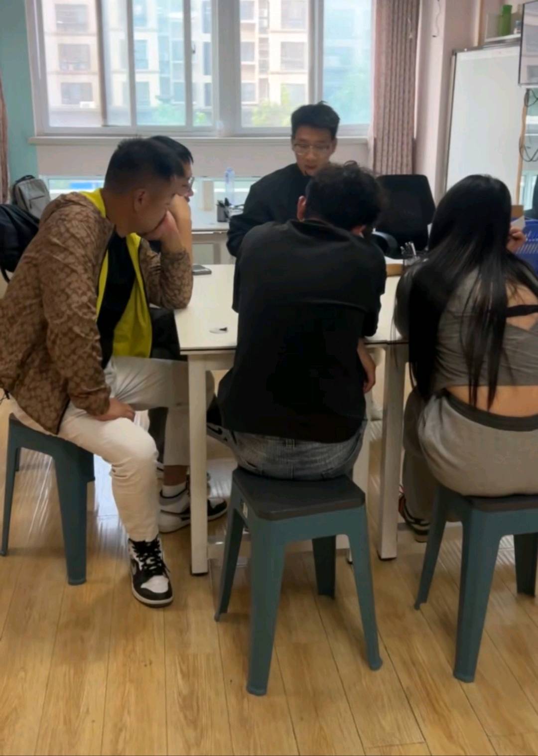 姬乙新找合伙人