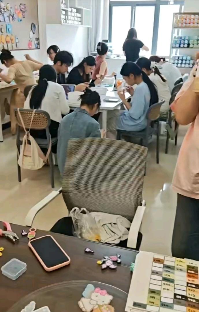 朱先生把热爱变成事业!拼豆DIY,下一个爆款社交新物种等你来撩!
