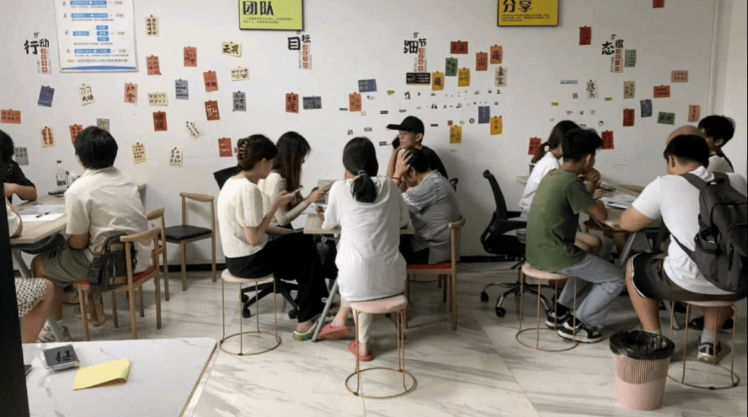 何女士APP拉新官方上游源头3000款任务，纯绿色合法合规，日结收益兜底