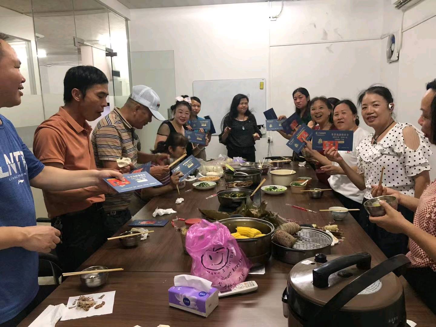 赖先生提供价值4980双人共享免费旅游卡！寻求各类活动 商家