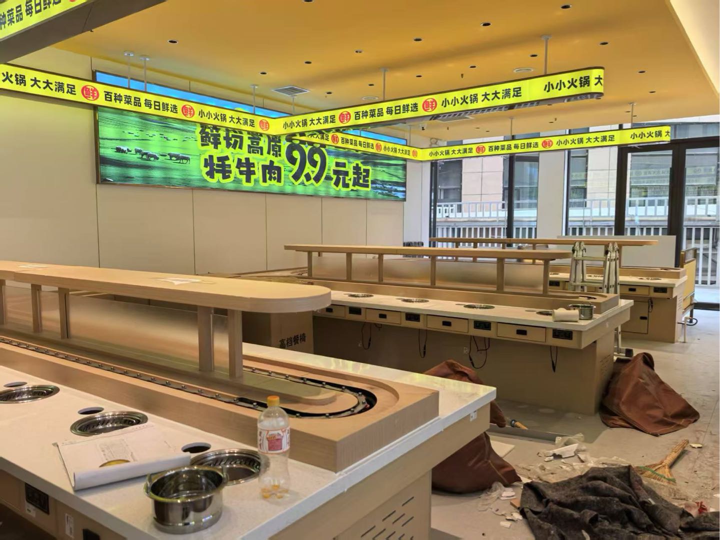 王先生品牌货源源头厂家直供旋转小火锅回转设备，可定制全国包安装