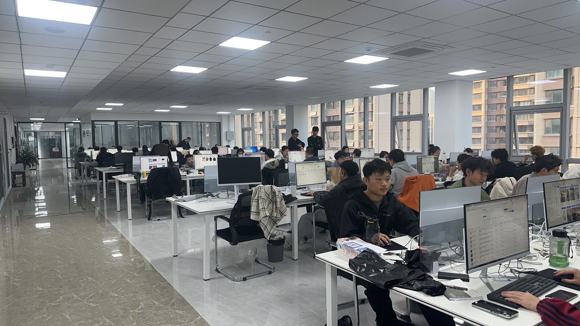 韩帅找合伙人跨境电群，日产*，有想法的来聊先