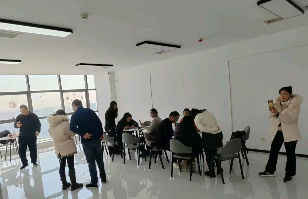 李女士找合伙人APP 拉新渠道，当天结算，任务持续更新，全程扶持