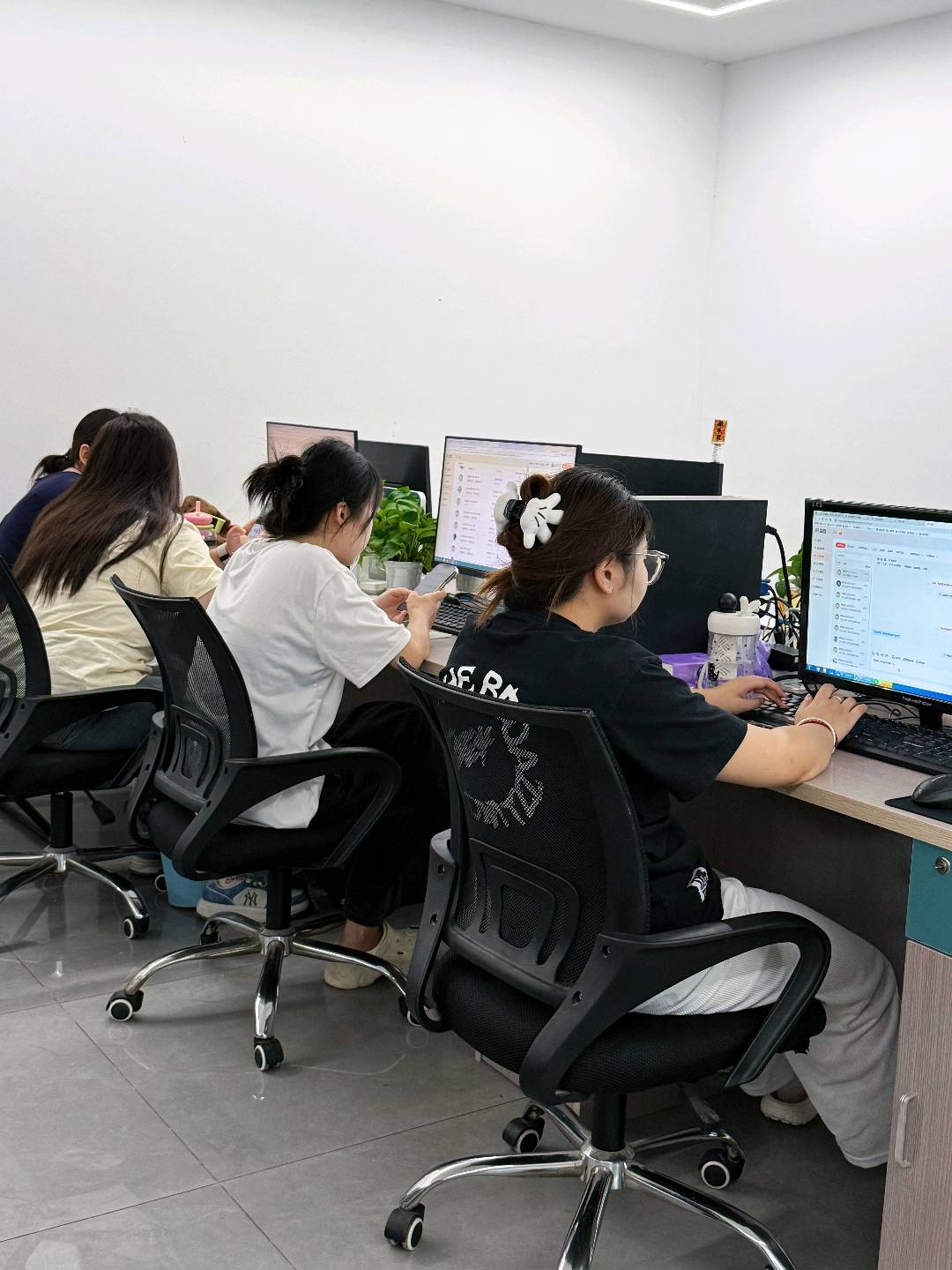 刘女士居家线上人力副业无区域约束,专人全程一对一带教