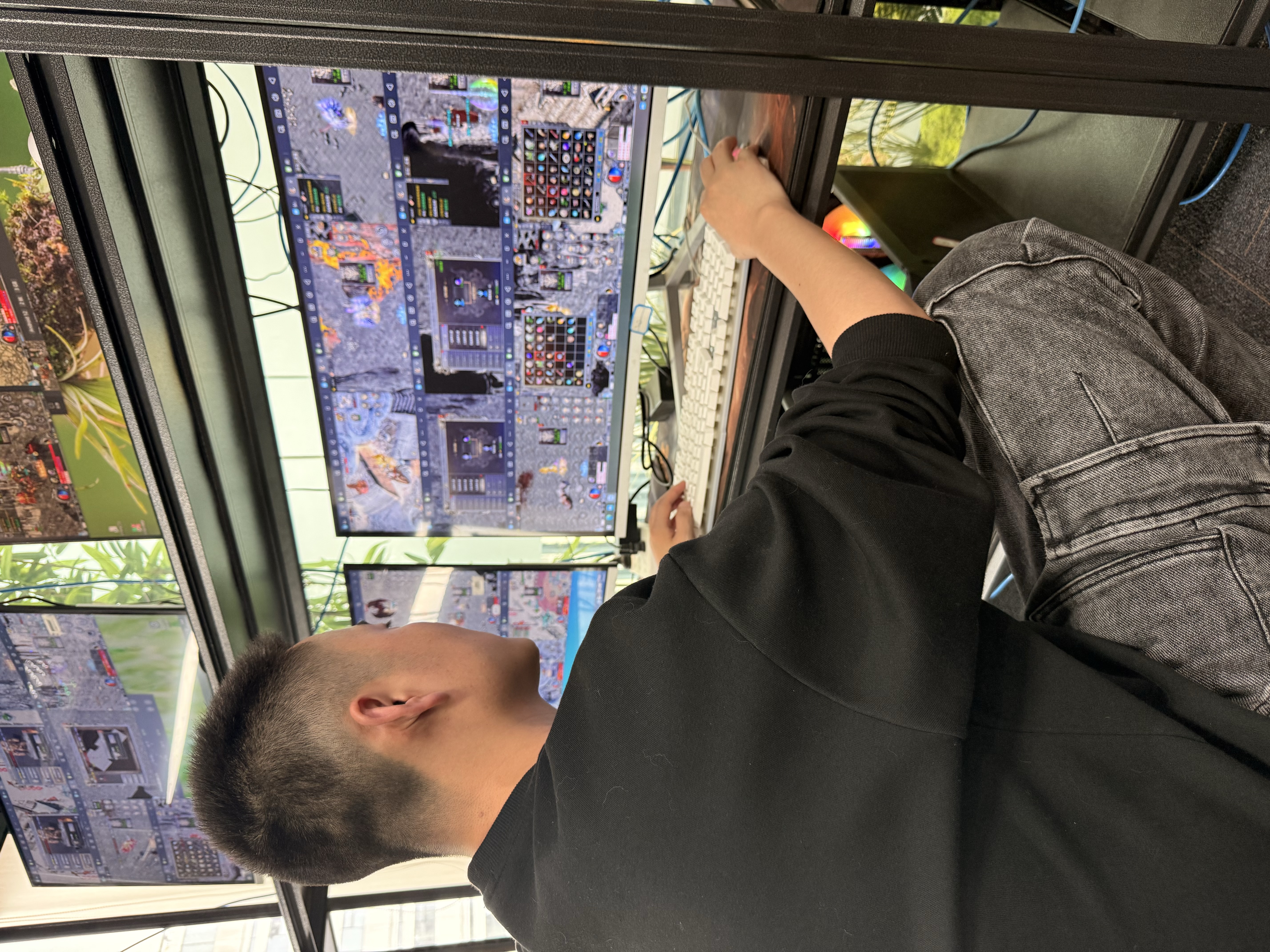 滕飞其他供需电脑搬砖，游戏搬砖