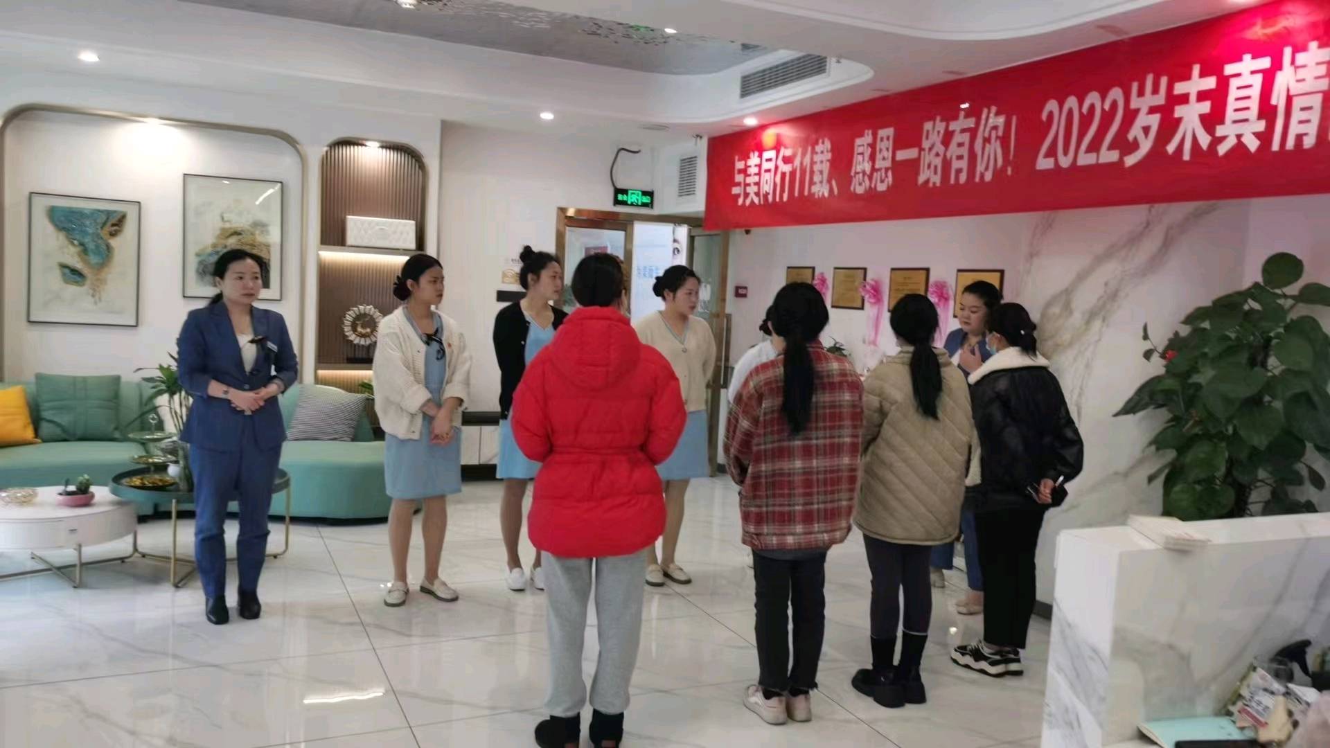 陈春波推广团队专业地推拓客团队 为门店引流新客进店 餐饮 汽车 教育培训 干洗门店等