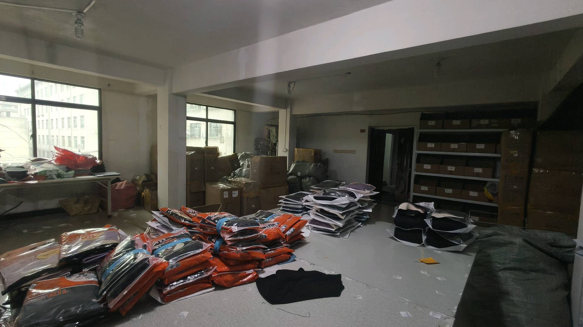 林金源头服饰工厂，一件代发，可贴牌，主营背心，保暖衣