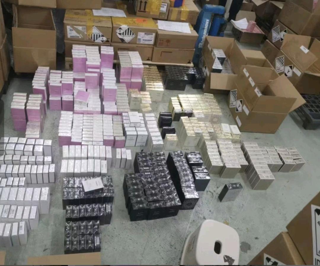 刘先生提供得物电商一手美妆数码货源，诚寻批发渠道合作