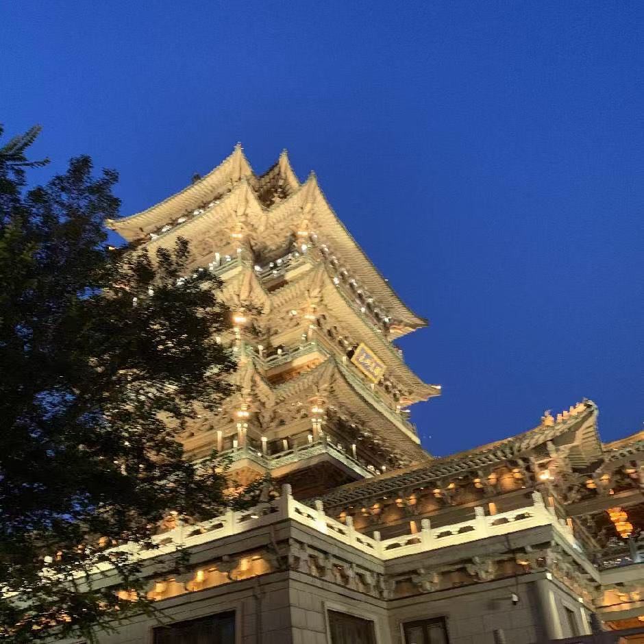 王先生
