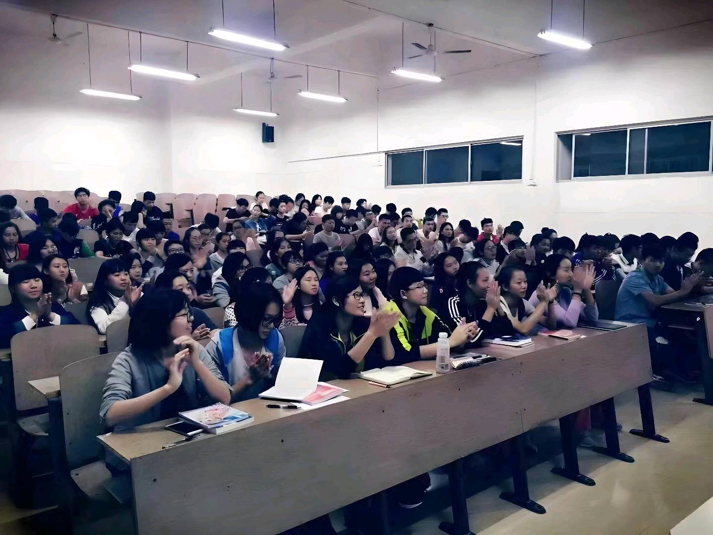 王威其他供需求有高校领导及老师资源的伙伴合作 初中高中大学，我成交交付，高返佣