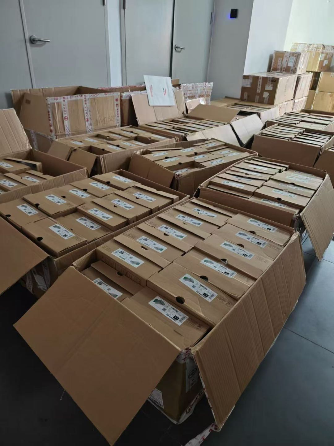 刘先生其他供需得物搬砖货源 ，一手货源 新手小白都可以带 有线下公司可以实地考察 
